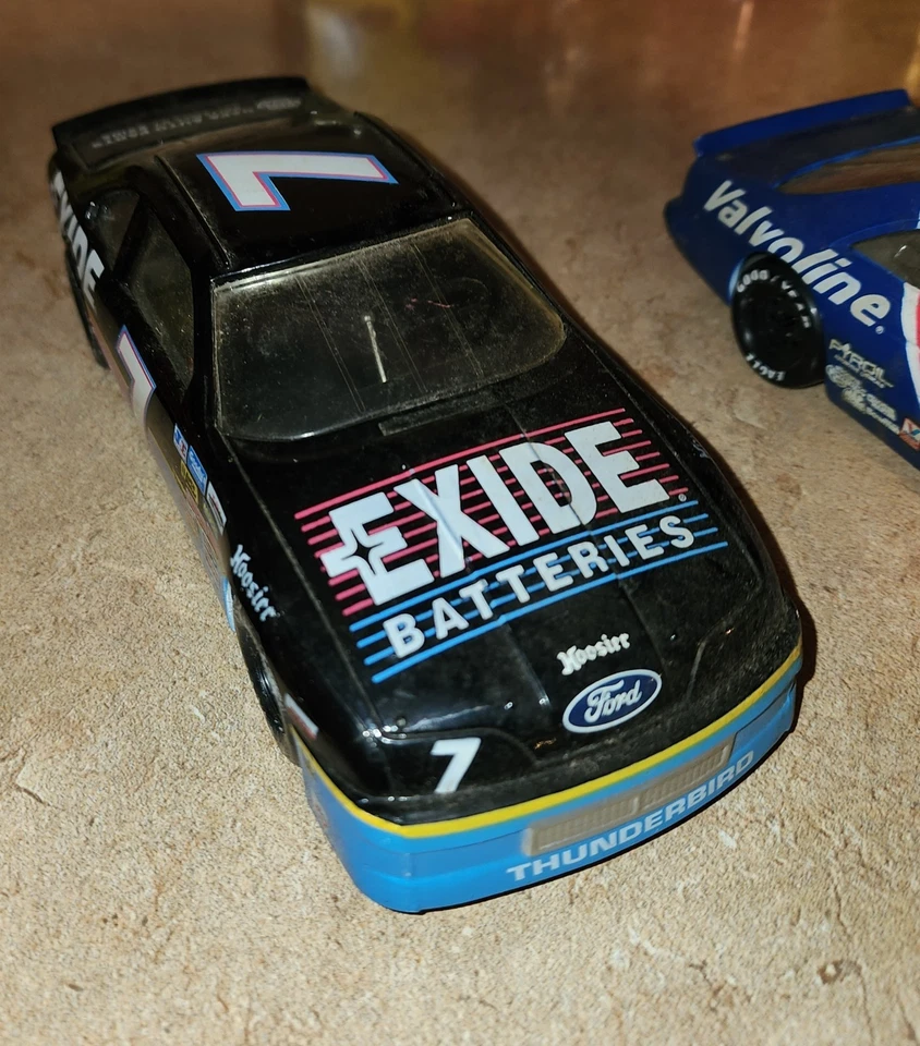 Lot Of 5 Collectible Nascar Diecast Cars - Image 2 of 4