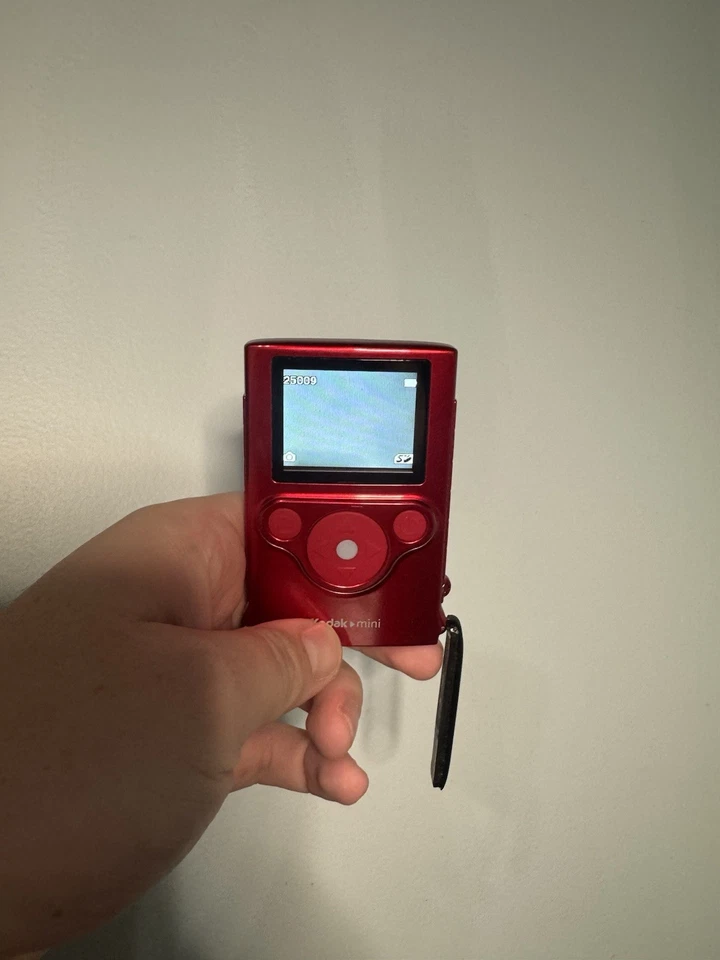 Kodak Mini ZM1 Digital Video Recorder Photo Camera RED Tested - Water Resistent - Image 4 of 4