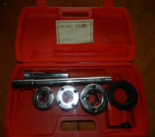 Central Forge Pipe Threading Kit 5 Piece Set 30027 With Plastic Case