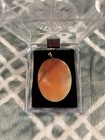 Hand Carved Oval Cameo Pendant Lady Portrait 18K Yellow Gold Mount Cream/Brown — photo 2