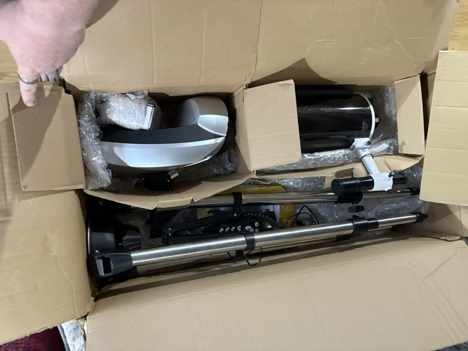 Sky-Watcher Skymax-127 SynScan AZ GOTO Computerised Telescope - Image 4 of 4