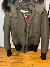 Moose Knuckles Men’s Down Jacket Olive Green Fur Hood – Size Large