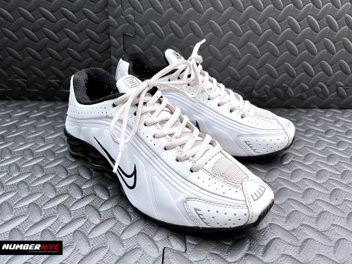 Nike Shox Vintage 2002 Men 040318 QT White Black Running Shoes Sneakers Size 8.5