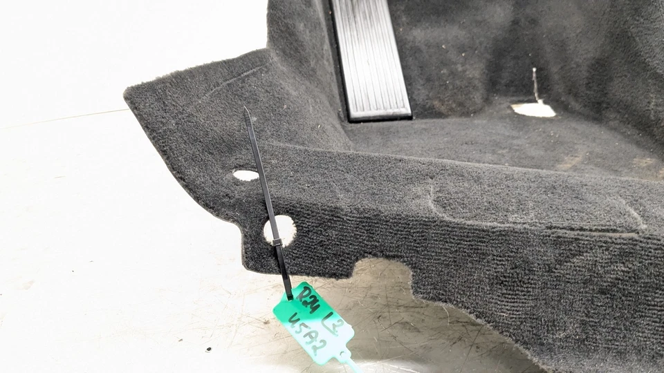 VOLVO V60 MK2 FLOOR CARPET MAT LINER FRONT RIGHT DRIVER SIDE 32347491 2023 - Image 2 of 4