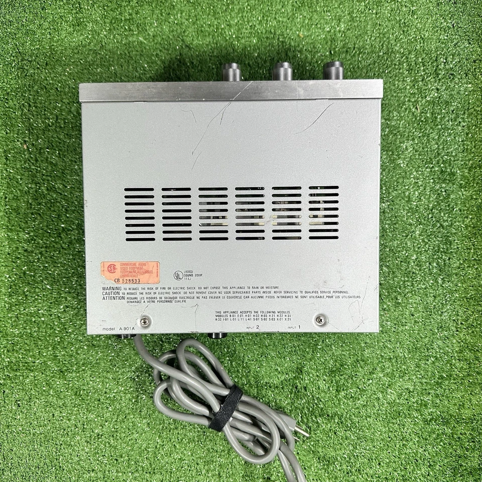 TOA 900 Series 3-Channel Amplifier A-901A - Image 3 of 4