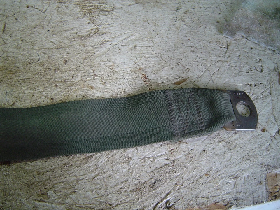 Cinto de segurança traseiro Ford Mustang 1968 1969 verde 1 lado - Imagem 3 de 4