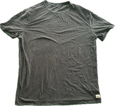 Vuori Strato Tech T Shirt Men  s Medium Performance Short Sleeve Crewneck V126