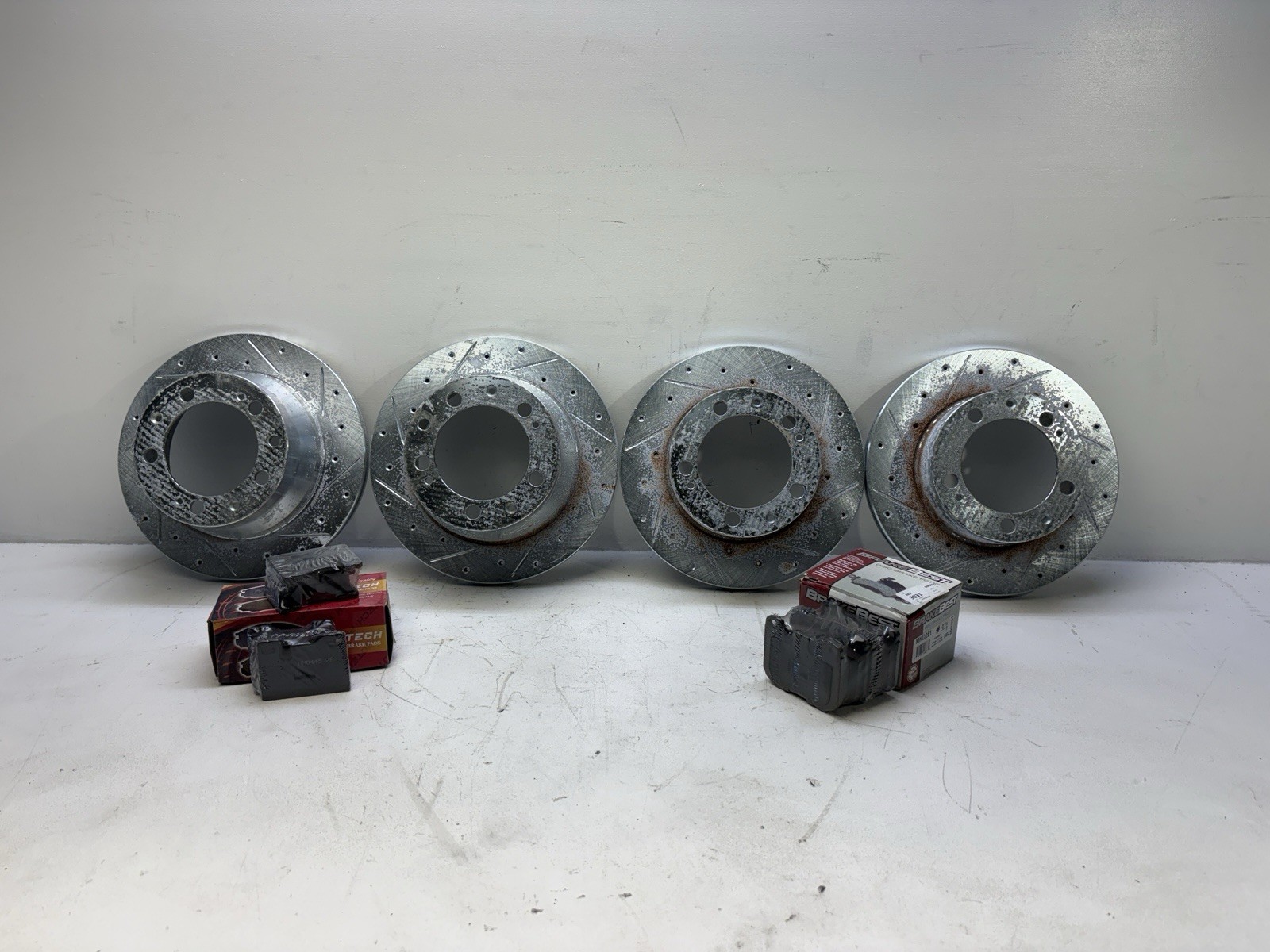 1987-1991 Porsche 944 New Out Of Box Drilled And Slotted Brake Rotor And Pad Set