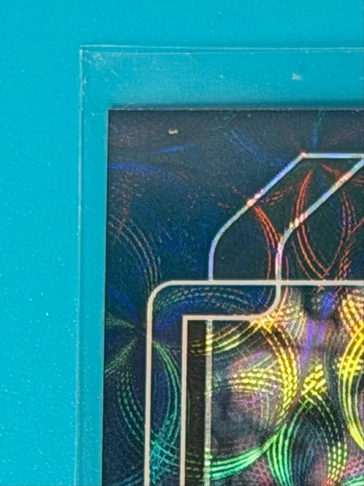 2022 Panini Prizm Navy Blue Kaleidoscope Prizm /35 Ozzie Albies #19 - Image 3 of 4