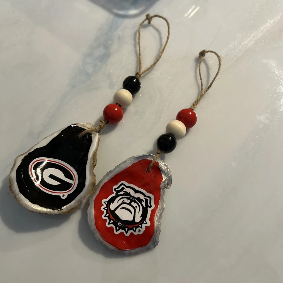 Adornos artesanales de ostra Georgia Bulldog. Juego de 2 Foto 2 de 2