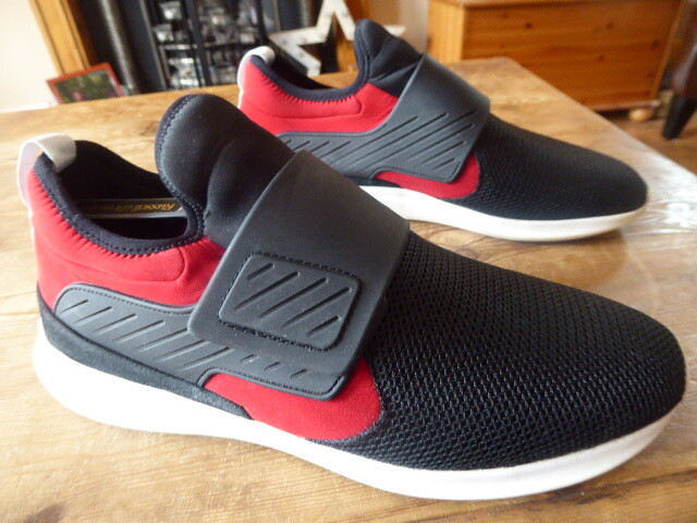 mens trainers size 44