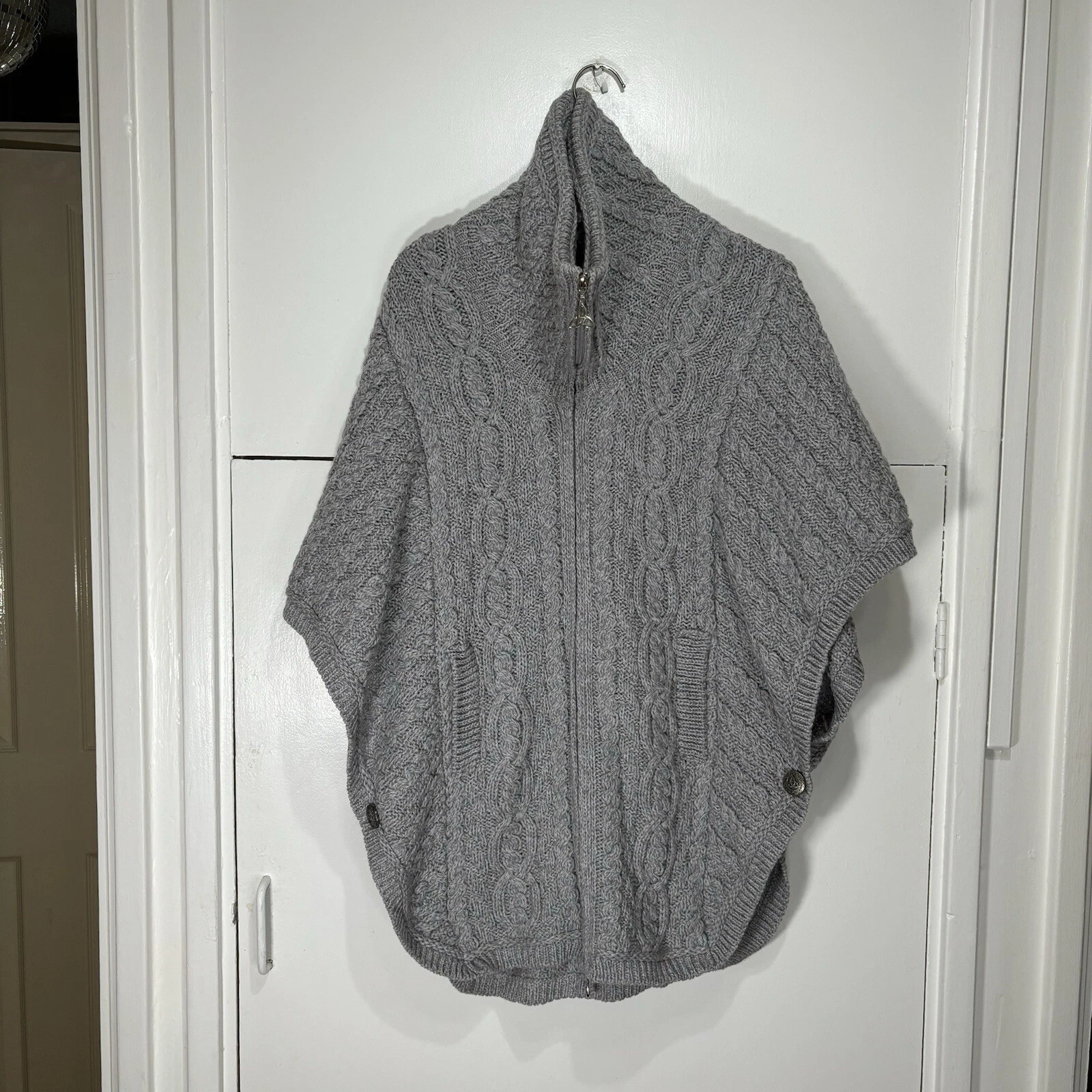 Aran Mor Ireland Poncho Grey Cable Knit Merino Wool Zipped Size S/M Oversized