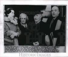 1955 Press Photo Arturo Toscanini Arriving in New York with Children & Secretary