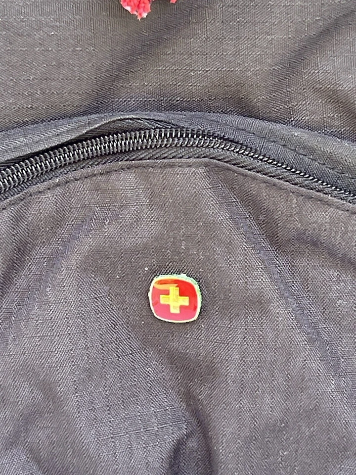 Mochila SwissGear Swiss Army negra gris nailon ligera Foto 4 de 4