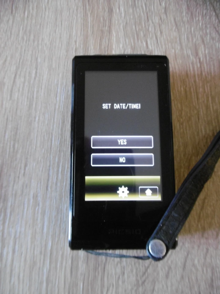 Videocamera JVC Picsio GC-FM2BE & Accessories - Image 4 of 4