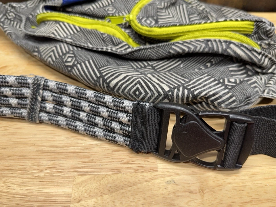 Bolso Bandolera Kavu Cuerda Bandolera Mochila de Hombro Rayas Verde Mosiac Chevron Foto 4 de 4