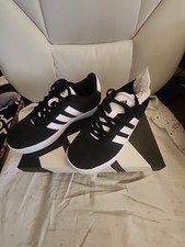 Adidas. VL COURT 3.0 K Black KIDS. 13.5 ID6313 NEW Never WORN 25