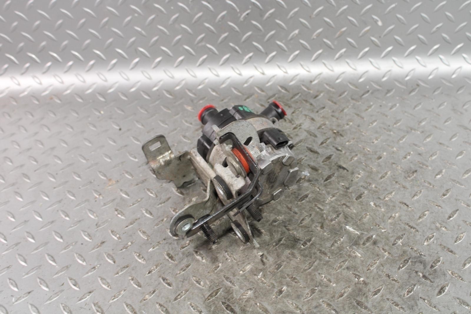 Maserati Ghibli 2014-2019 Auxiliary water pump