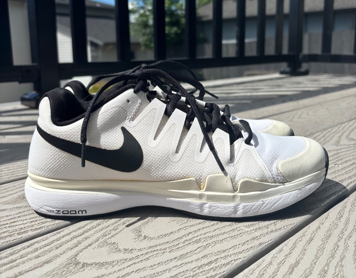 Nike テニスシューズ ホワイト/ブラック　VAPOR 9.5 TOUR sddefault.jpg