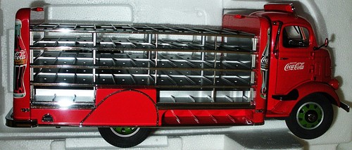 DANBURY MINT 1938 COCA COLA DIE CAST DELIVERY TRUCK REPLICA NIB - Picture 3 of 9