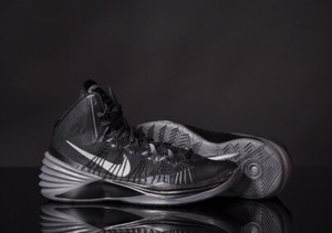 hyperdunk 2013 black