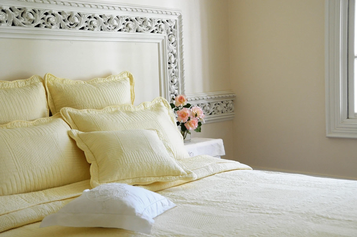 Yellow bedspread sale queen