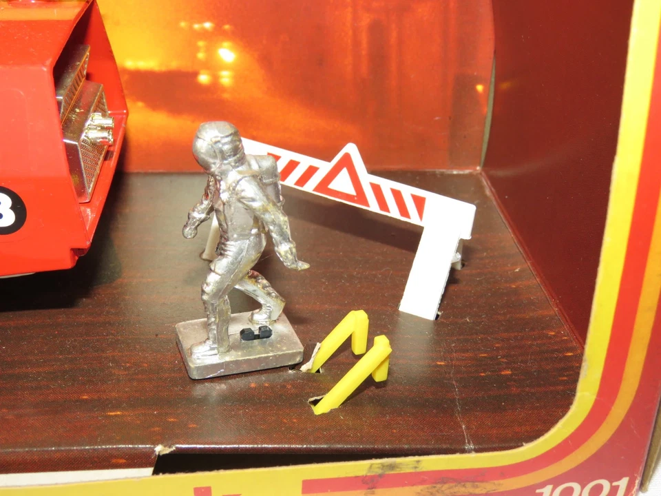 Vintage 1980 Corgi  Firestreak Fire Rescue Vehicle HCB-Angus No. 1001 - Image 4 of 4