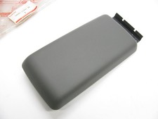 Nos Oem Center Console Lid Cover 58804-22041-03 For 77-80 Toyota Cressida Nos Oem Center Console Lid Cover 58804-22041-03 For 77-80 Toyota Cressida