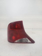 2002-2004 Ford Focus Driver Left Lh Tail Light Sedan Red Backing In 398190 2002-2004 Ford Focus Driver Left Lh Tail Light Sedan Red Backing In 398190