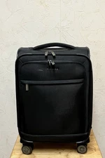 21” Ricardo of Beverly Hills Big South Hand Spinner Luggage. Carry On 