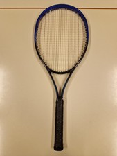 Racchetta da tennis Artengo blu/nera con sistema anti-vibrazione – leggera e...