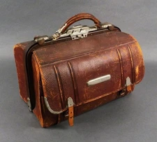 Vintage Leather Gladstone Doctor’s Bag Medical Case w/ Key 14” Brown Early 1900s