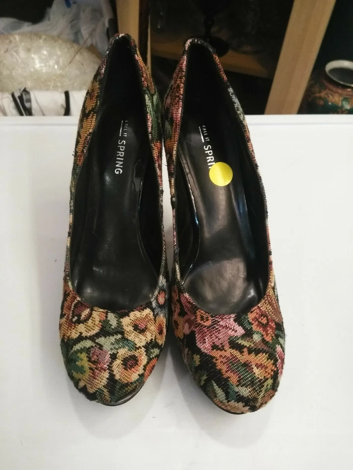 Tapiz floral Call It Spring tela tacón alto plataforma tacones de aguja talla 8 Foto 3 de 4