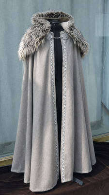 Women Hooded Fur Cape Cloak Medieval Winter Poncho Gothic Long Coat Costume Cape