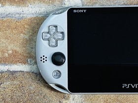 SONY PS Vita PCH-2000 SILVER Japan PlayStation Charger  8GB Pouch No.2D DDP