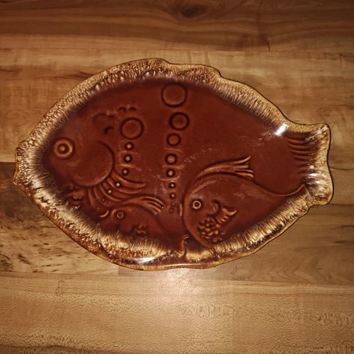 Hull Oven Proof Brown Drip Fish Shaped Plate  11 1/8”Lx8”W