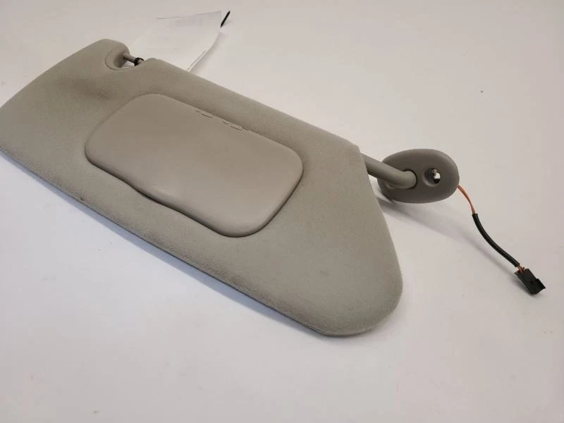 Parasol derecho para pasajero derecho Dodge Caravan 2004-07 con iluminación 1AR61BD1AB Foto 3 de 4