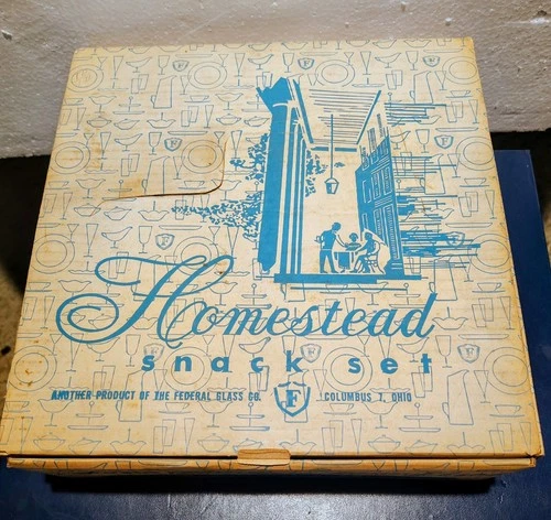 Federal Glass Hospitality Snack Set w/4 Plates/4 Cups Homestead Wheat Pattern