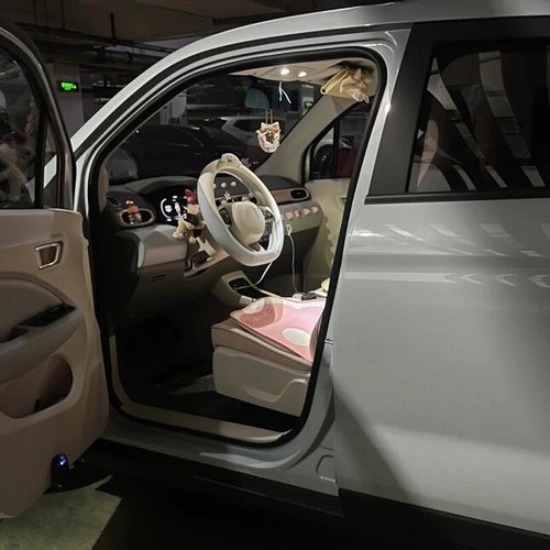 Philips LED T10 W5W Ultinon Pro3100 6500K Cool White Auto Interior/Parking Light - Picture 9 of 10