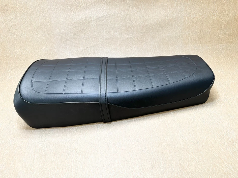 Asiento de motocicleta Suzuki GS750 B C E 1977-1979 estilo clásico con bandeja de metal negro nuevo. Foto 4 de 4