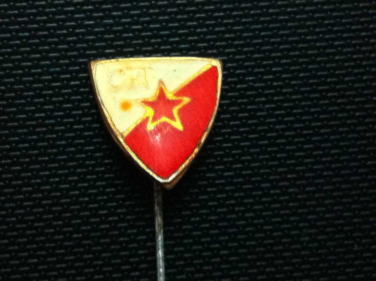 FK Crvena Zvezda /FC Red Star Belgrade Serbia Football Soccer Pin Badge