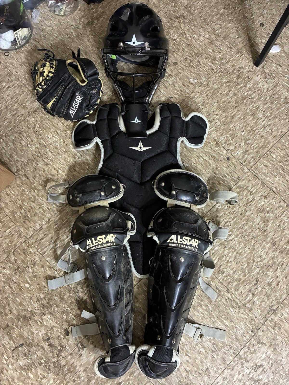 Set (age 7-9) (catchers Mask (6-1/8-7)