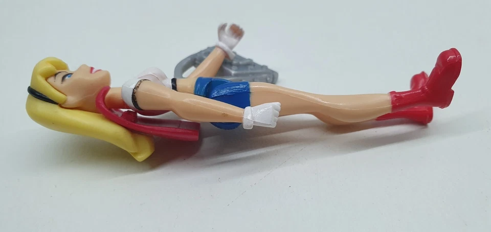 Mattel Dc Super Heroes Justice League Supergirl 3.5" Action Figure 2005 Cape Bag - image 4 of 4