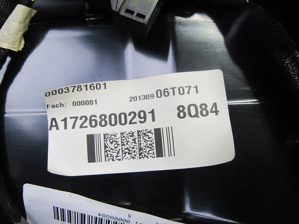 MERCEDES R172 SLK 2012-2016 TABLERO DERECHO GUANTERA COMPARTIMENTO DE ALMACENAMIENTO Foto 4 de 4