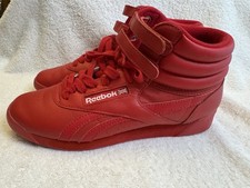 Zapatillas clásicas retro Reebok Freestyle Hi rojas de caña alta para mujer 7,5 noviembre de 2016