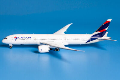 1:400 Phoenix LATAM BOEING 787-9 Passenger Airplane Diecast