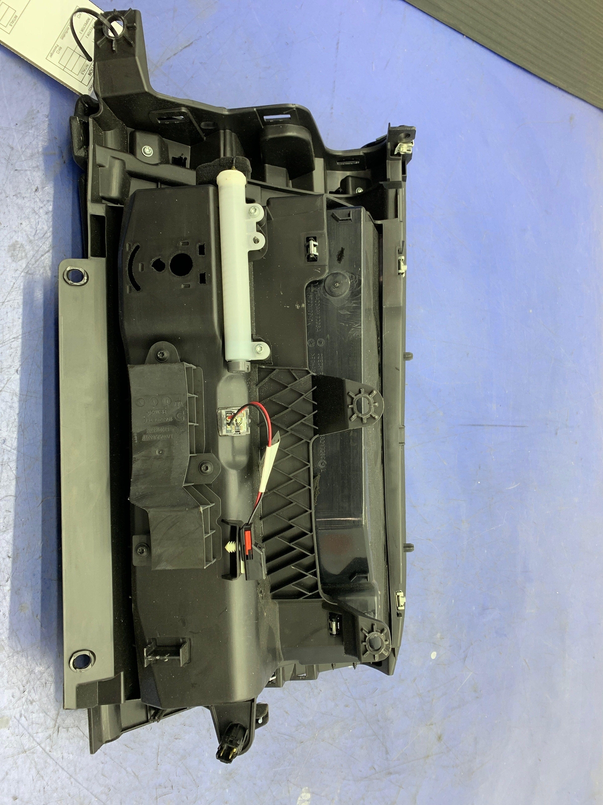 2014 - 2017 MASERATI GHIBLI OEM RIGHT FRONT DASH GLOVE BOX ASSEMBLY 60019274