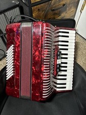 Hohner 1305-RED 72 Bass Piano Accordion