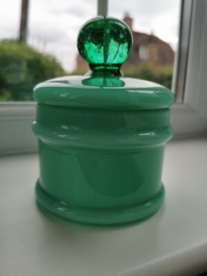 Vintage italienische Carlo Moretti grüne Deckel Bullicante Griff Kunst Glasbox C60s