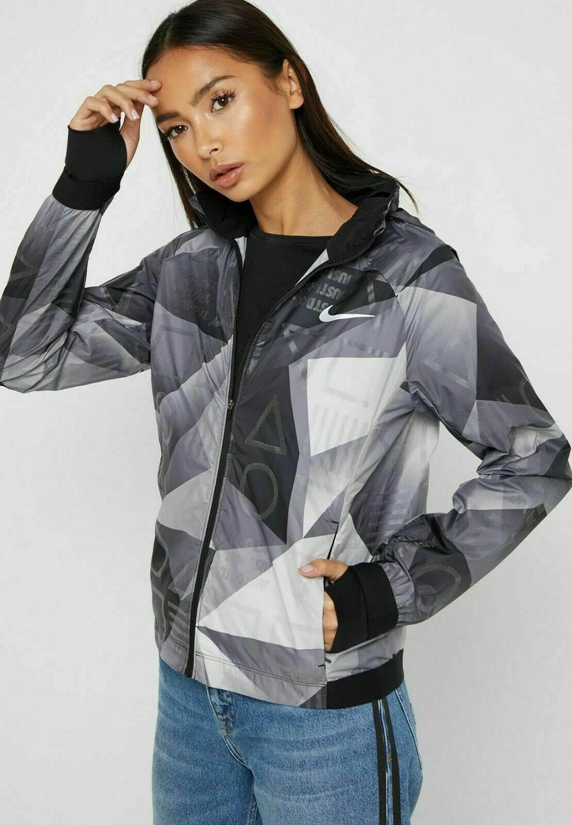 Nike women's sales hooded running jacket